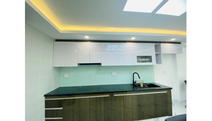 Bán gấp nhà LÊ VĂN SỸ, PN, 5 TÂNG, 4 PHÒNG, 7.2 tỷ.