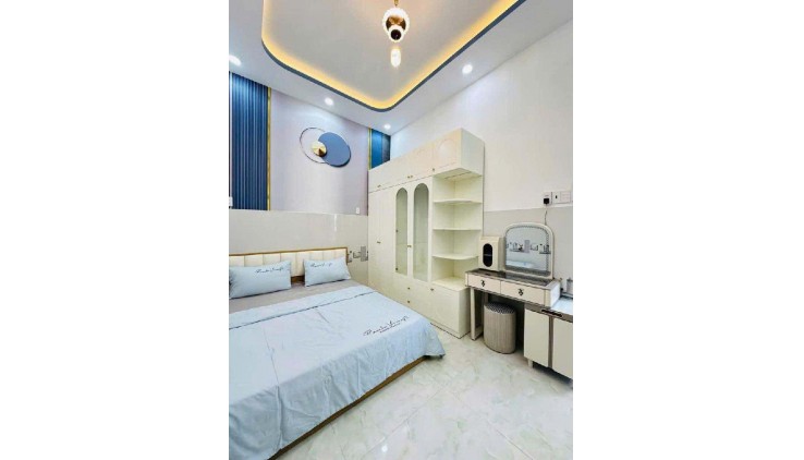 Nhà mới lô góc sát mt Phan Huy Ích Gò Vấp 38m2-2tang , hxh thông , ngay Emart , 4 tỷ nhỉnh