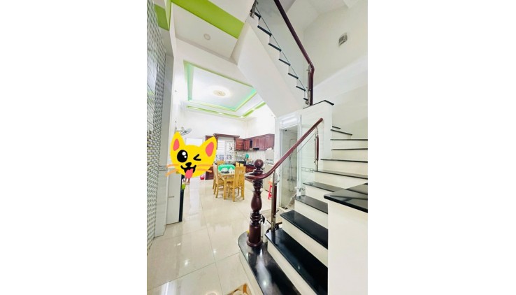 Tên lửa, BTĐB, 4 tầng, 4 phòng ngủ,đường 8m thông, TL.