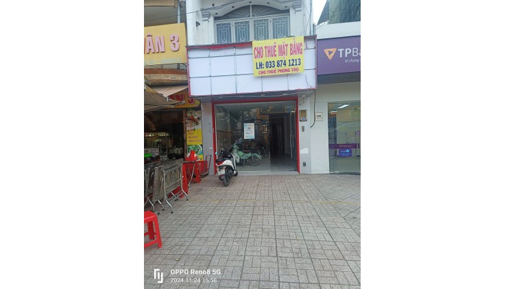 Cần cho thuê mặt bằng vỉa hè từ sáng đến 3 giờ chiều và 2 phòng CHDV