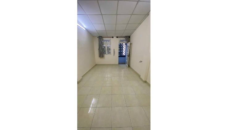 Nhà cũ tiện xây mới 41m2 trung tâm quận 10 , đằng sau siêu thị sài gòn . Hẻm trước 6M mở rộng