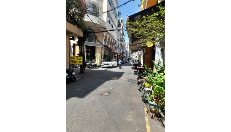 Hot Hot bán nhà Tôn Thất Tùng, P Bến Thành, Q1 - HDT: 50 tr/tháng