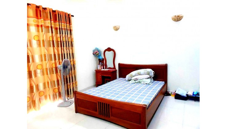 Bán nhà Tân Bình - Cách mạng tháng 8 thông Hoàng Sa, ngang 4,8m, 61m2