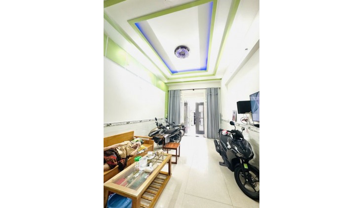 Tên lửa, BTĐB, 4 tầng, 4 phòng ngủ,đường 8m thông, TL.