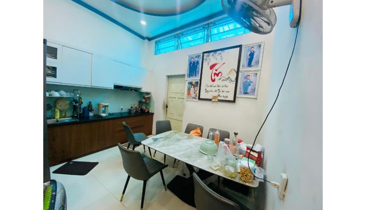 Bán nhà Bưng Ông Thoàn, Phú Hữu  Quận 9, HXH, 52M2*3 Tầng, Chủ Tặng full nội thất, Gía chỉ 5.4 Tỷ TL