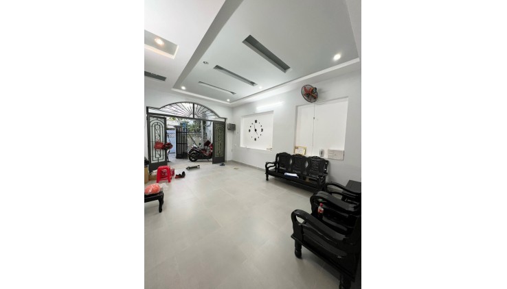 Bán nhà HXH, PHẠM VĂN ĐỒNG, BT, 85m2, giá 7.7 tỷ