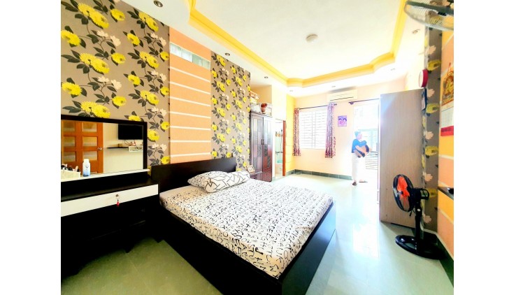 Nhỉnh 4 tỷ, gần hẻm xe hơi, NGUYỄN KIỆM, PN, 5m x 9m, 3 phòng