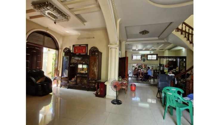 BIỆT THỰ 3 TẦNG, MẶT TIỀN HIỆP PHÚ Q9, 277M2, 19.5 Tỷ.