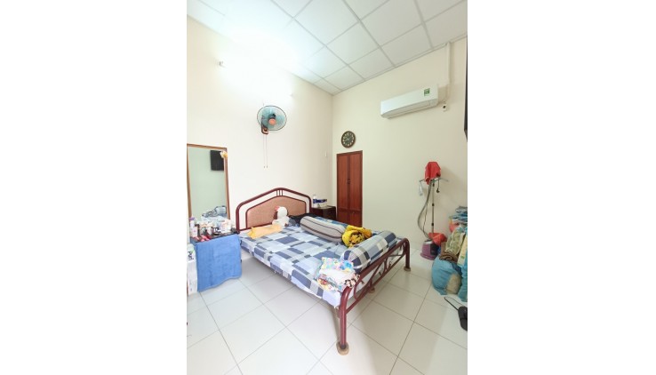 Bán gấp nhà Chu Văn An - Hẻm thông 3m - 51.2m2 = (4.1x10) nở hậu