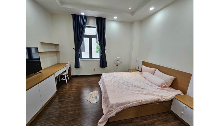***Bán nhà đường Hoàng Sa, phường 5 Tân Bình (6*18), oto đậu sát nhà