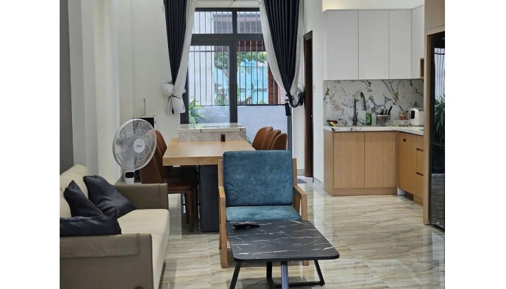 ***Bán nhà đường Hoàng Sa, phường 5 Tân Bình (6*18), oto đậu sát nhà