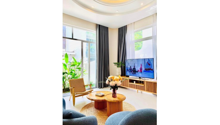 **Bán nhà phường 10 Tân Bình, hẻm 7m trục Ni Sư Huỳnh Liên (5*8) 2 lầu