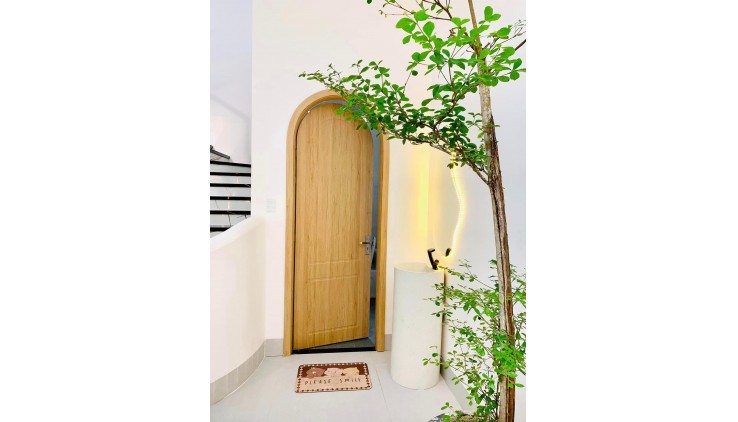 **Bán nhà phường 10 Tân Bình, hẻm 7m trục Ni Sư Huỳnh Liên (5*8) 2 lầu