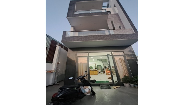 Bán nhà MT tuơng lai An Phú Đông 25, Q12, 115m2, 4 tầng, ngang 5,8m. 5PN, giá rẻ