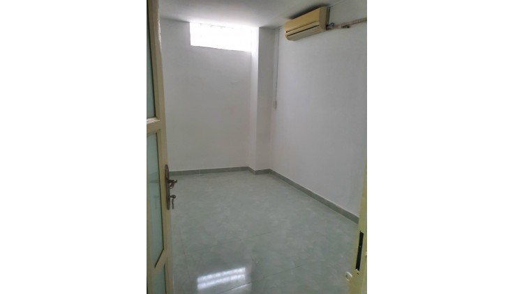 Bán nhà Hoàng Hoa Thám - Hẻm 5m - 70m2 = (5.5x11.5)m - 320/Y