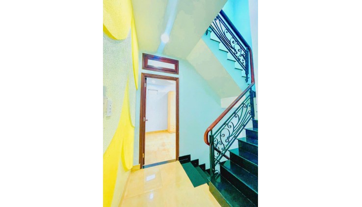 Bán nhà Hoàng Hoa Thám - HXH 7c - DTsd 205m2 - 360 Triệu/Y