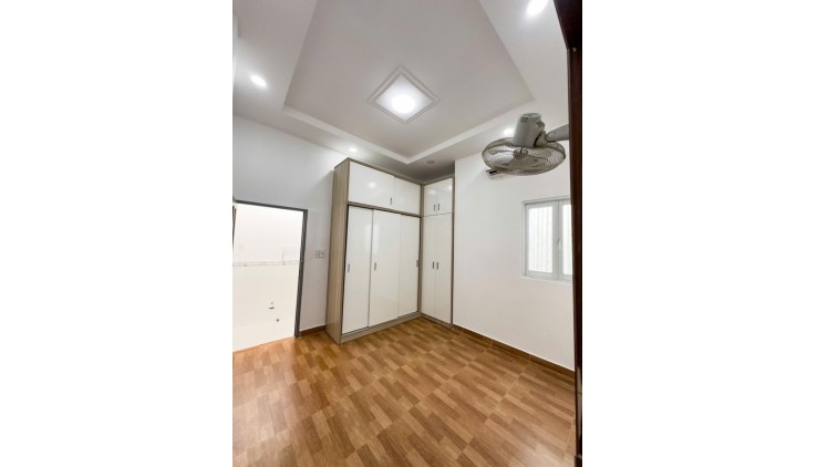 Bán nhà Hoàng Hoa Thám -Hẻm 3.5m thông -SD 128m2 - Thu Nhập 240/Y