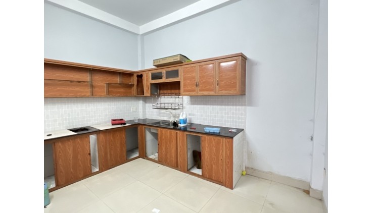 Bán nhà mặt tiền Lê Liễu, Tân Quý, Tân Phú. 4x13m, 4.5 tỷ (86tr/m²), 3 tầng, 3PN.