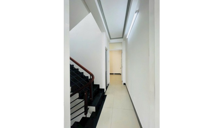 Bán nhà mặt tiền Lê Liễu, Tân Quý, Tân Phú. 4x13m, 4.5 tỷ (86tr/m²), 3 tầng, 3PN.