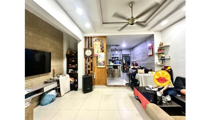 Bán nhà Lê Quang Định -Vài bước ra MT -SD 201m2 -thu nhập 264 Triệu/Năm