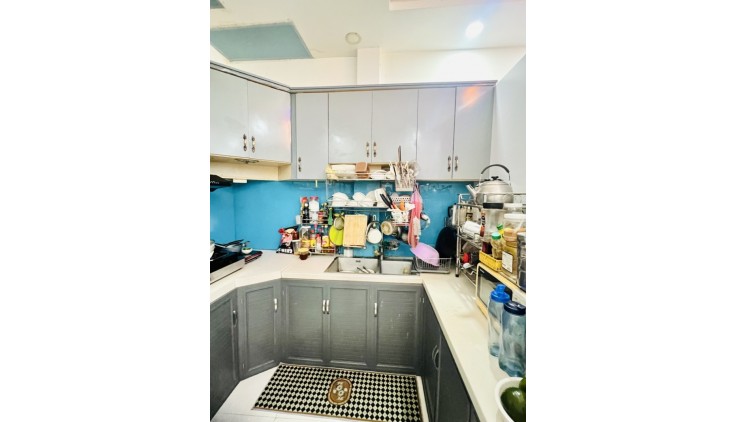 Bán nhà Lê Quang Định - Hẻm xe hơi -SD 198m2 - Thu nhập 240 Triệu/Năm