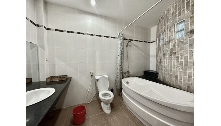 Bán nhà Lê Quang Định - Hẻm xe hơi 7c - SD 177m2 - (6.5 x 11)m - 2 Tấm