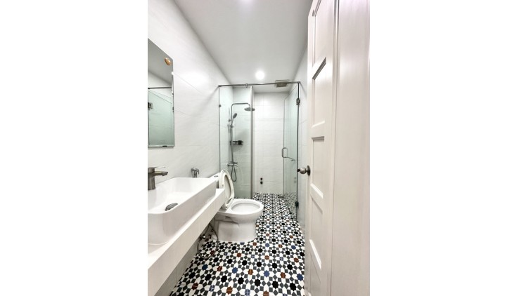 Nguyễn Thượng Hiền - HXH vào nhà - SD 197m2 - Cho thuê 264 Triệu/Năm