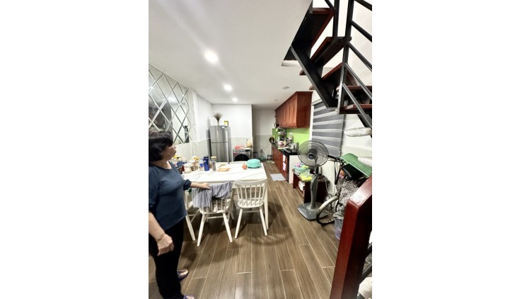 Bán Nhà Nguyễn Trung Trực 40m² – Vị Trí Lý Tưởng Kinh Doanh Spa