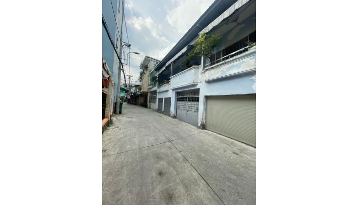 Bán nhà Phan Văn Trị - HXH - (7x9)m - DT 135,4m2 Sàn - 240/Y