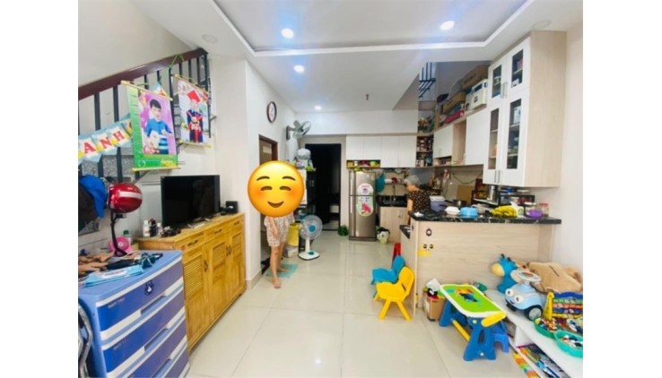 Bán nhà Phan Văn Trị - HXH - (4.7 x12)m - thu nhập 180 triệu năm