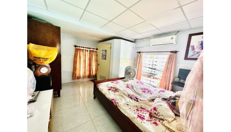 Bán nhà Phan Văn Trị - HXH - (7x9)m - DT 135,4m2 Sàn - 240/Y
