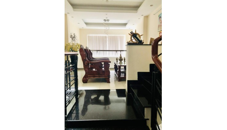 **Bán nhà hẻm phường 14 Tân Bình** hẻm 127 Ba Vân; 4,2x23,- 110 tr/m2