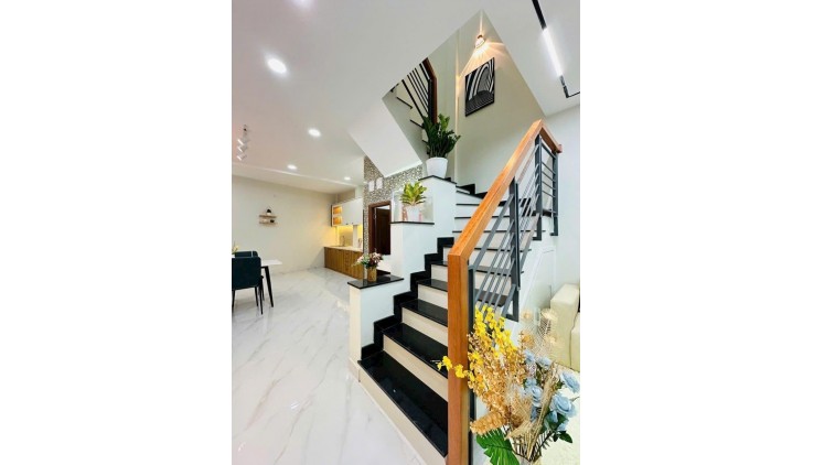 ***Bán nhà phường 5 Tân Bình, đường Phạm Văn Hai (4*20) 4L; 400tr/năm