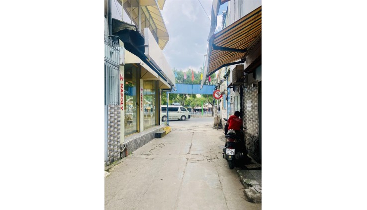 ***Bán nhà phường 5 Tân Bình, hxh Cách Mạng Tháng 8 (6*18) - 79 tr/m2