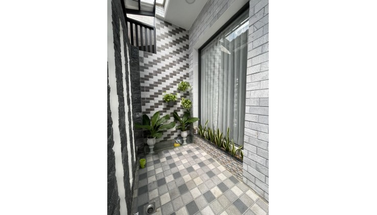 **Bán nhà phường 4 Tân Bình**, Hiệp Nhất, trục CMT8; 6*7; thuê 5%/năm