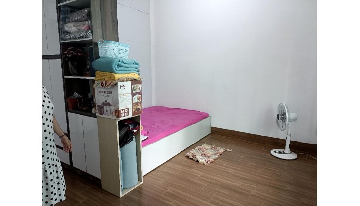 Bán Nhà 90m² , Tăng Nhơn Phú A - Chỉ 4 Tỷ hem xe hơi,  sổ riêng hoàn công đủ
tiện di chuyển ra man thiện , lê văn việt, ngã tư thủ đức