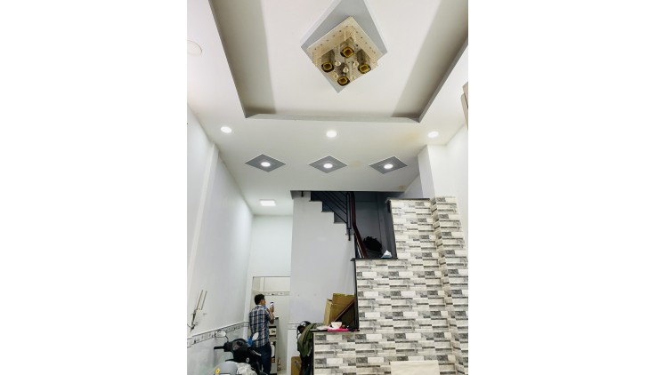 Bán nhà Nguyễn Thị Tần, Quận 8, 25m2, ngang 3.1m, chỉ 3.3 tỷ