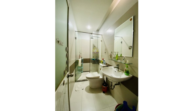 Chỉ 7.6 tỷ, nhà ngay NGUYỄN VĂN TRỖI, PN, 70M2, sổ đẹp