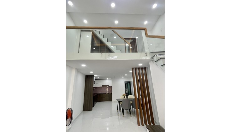 Nhà đẹp, 3  tầng THÍCH QUẢNG ĐỨC, PN, 5.9 tỷ, 54m2