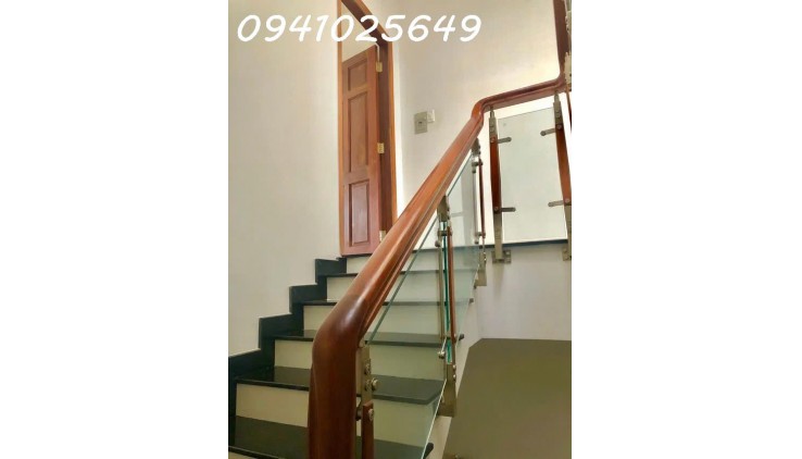Bán căn nhà 123m2 mặt tiền đường Dương Văn Cam Phường Linh Tây, Thủ Đức, 13 tỷ