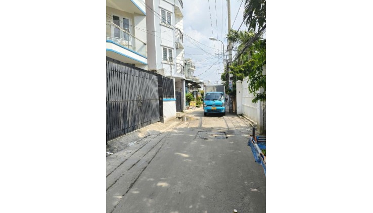 Giá Rẻ Lợi Nhuận Cao – Nhà 92m2 Chỉ 5.2 Tỷ - Hẻm Xe Tải - Tương Lai 2 Mặt Tiền – Quận 12.