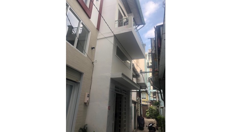 Nhà mới đẹp ở ngay nguyễn ngọc lộc trung tâm Q10  - 30m2 - 3 tầng - hẻm 3m cách 4 căn ra hẻm oto -