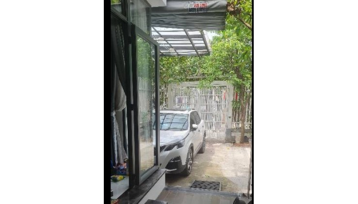 Biệt thự sân vườn 178m2 có sân để xe hơi, lô nhì Nguyễn Văn Tạo, Nhà Bè, chỉ 5.6 tỉ