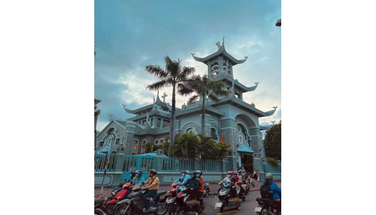 Bán nhà mặt tiền kinh doanh hạ chào 10 tỷ, Lê Văn Sỹ, P10, Phú Nhuận. 111m2, 2 tầng