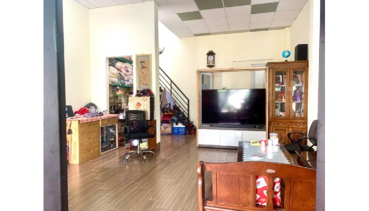 Bán Nhà 90m² , Tăng Nhơn Phú A - Chỉ 4 Tỷ hem xe hơi,  sổ riêng hoàn công đủ
tiện di chuyển ra man thiện , lê văn việt, ngã tư thủ đức