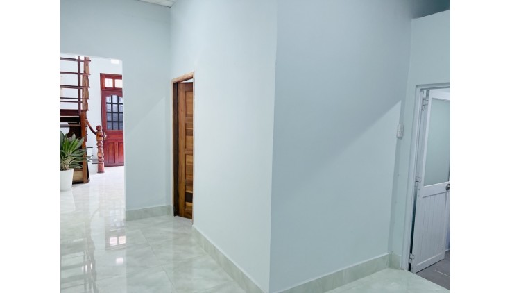 Bán nhà Hoàng Diệu 2 Linh Chiểu Thủ Đức, ngang 5m, 61m2, sát bên ĐH SPKT, giá chỉ 4.1 tỷ TL