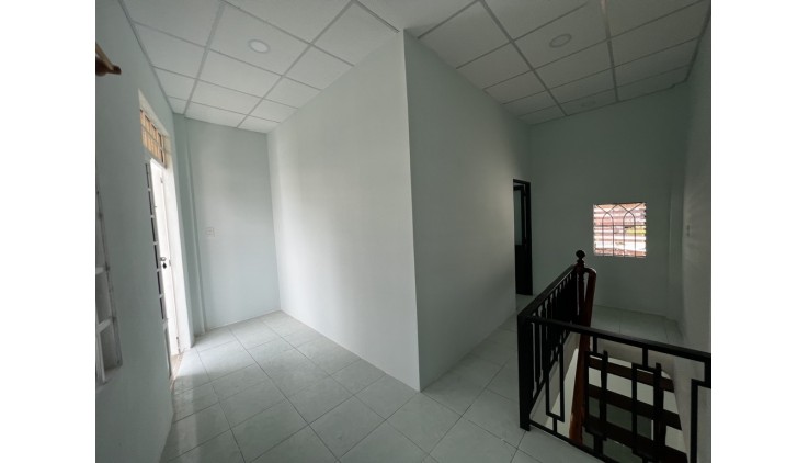 Bán nhà Hoàng Diệu 2 Linh Chiểu Thủ Đức, ngang 5m, 61m2, sát bên ĐH SPKT, giá chỉ 4.1 tỷ TL
