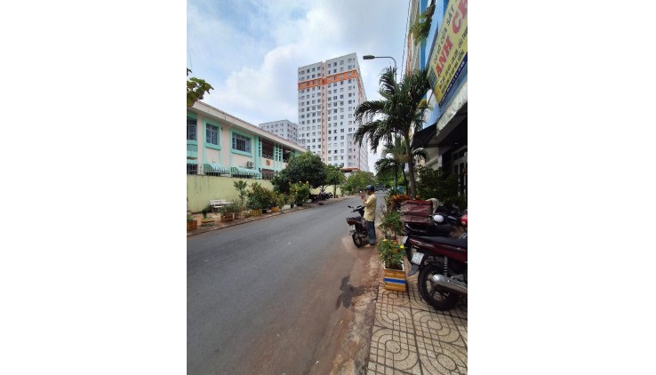 Mặt tiền kinh doanh đường số Bông Sao 4.5x16 chỉ 14 tỷ