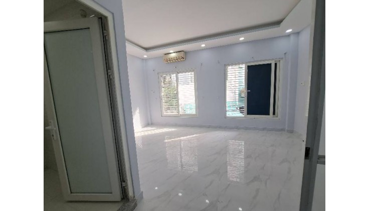 Mua 1 được 2 căn , Nhà thiết kế rất đẹp 53M2 ngay trung tâm Q10 cao thắng - 3 tầng - hẻm 4m