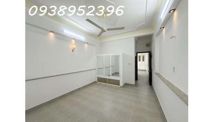 trước mặt hoạt động ĐỈNH - VỈA HÈ RỘNG RÃI - căn nhà còn mới ĐẸP 5 TẦNG - SỔ A4 HOA HẬU